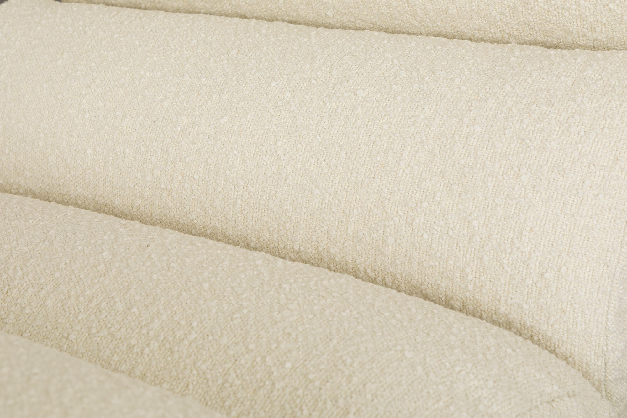 Sillón Fergus con Estructura de Acero Negro y Tela Boucle Cream - image 3
